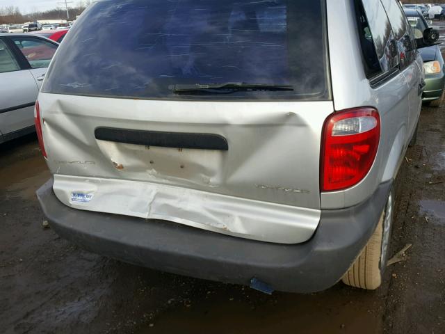 1C4GJ25BX2B573691 - 2002 CHRYSLER VOYAGER SILVER photo 9