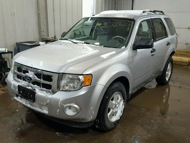 1FMCU9D76BKA02772 - 2011 FORD ESCAPE XLT SILVER photo 2