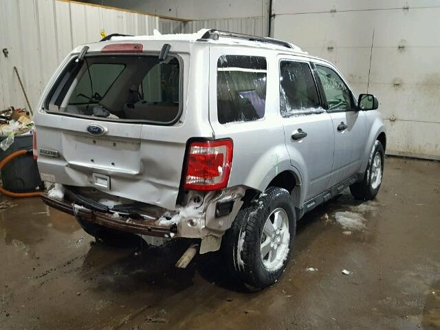 1FMCU9D76BKA02772 - 2011 FORD ESCAPE XLT SILVER photo 4