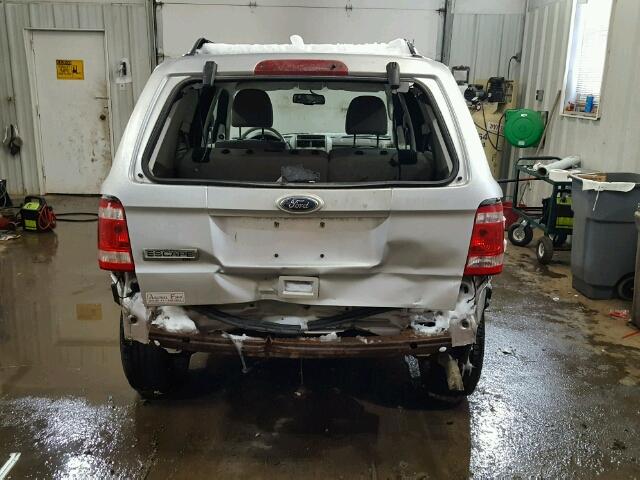 1FMCU9D76BKA02772 - 2011 FORD ESCAPE XLT SILVER photo 9