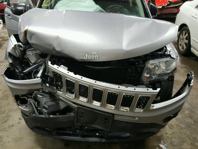 1C4NJCBA5HD146621 - 2017 JEEP COMPASS SP 银色 照片 7