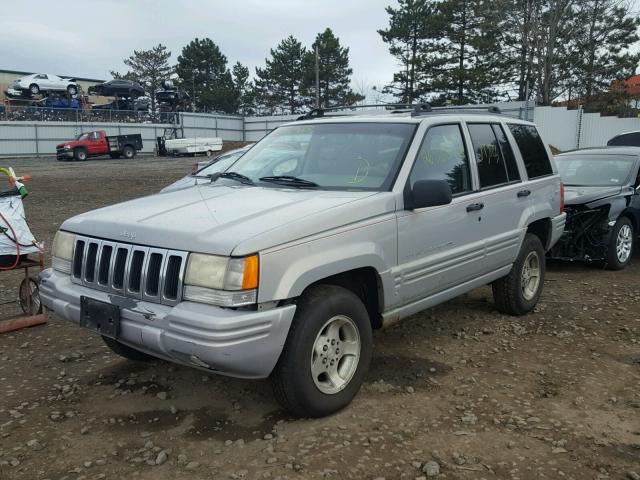 1J4GZ48Y7WC294679 - 1998 JEEP GRAND CHER GRAY photo 2