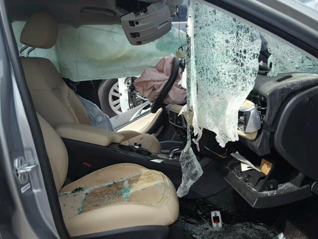 SJKCH5CP0HA020019 - 2017 INFINITI QX30 BASE SILVER photo 5