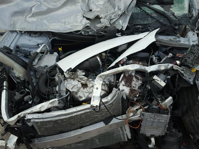 SJKCH5CP0HA020019 - 2017 INFINITI QX30 BASE SILVER photo 7