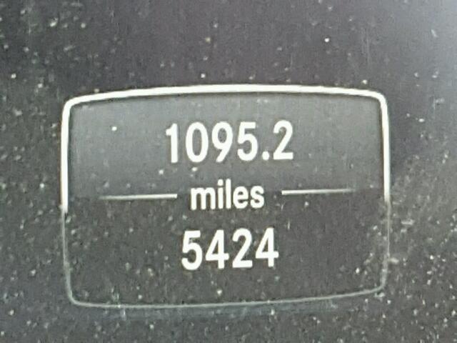 SJKCH5CP0HA020019 - 2017 INFINITI QX30 BASE SILVER photo 8