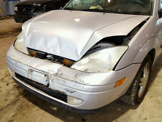 3FAFP313XYR207691 - 2000 FORD FOCUS ZX3 SILVER photo 9