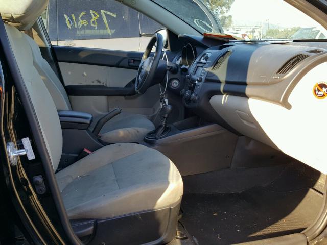 KNAFU4A24A5053422 - 2010 KIA FORTE EX BLACK photo 5