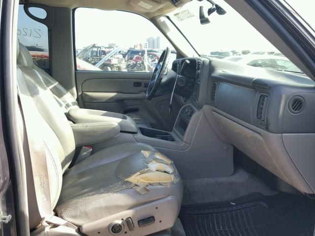 1GKEK13Z94J241785 - 2004 GMC YUKON GRAY photo 5