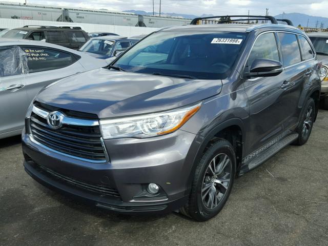 5TDKKRFH5GS132196 - 2016 TOYOTA HIGHLANDER GRAY photo 2