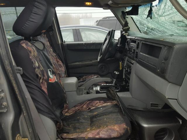 1J8HG48K37C650051 - 2007 JEEP COMMANDER GRAY photo 5