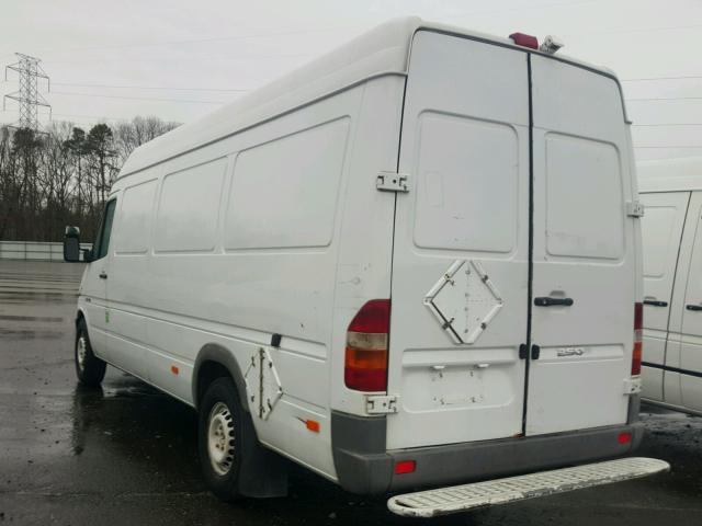 WD2PD744255773991 - 2005 DODGE SPRINTER WHITE photo 3