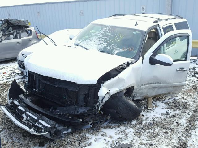 1GNFK16357J176596 - 2007 CHEVROLET SUBURBAN K WHITE photo 2