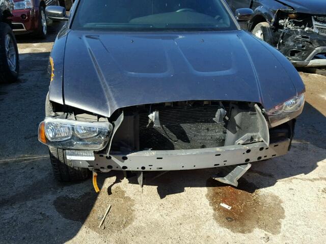 2C3CDXBG4EH212542 - 2014 DODGE CHARGER SE GRAY photo 9