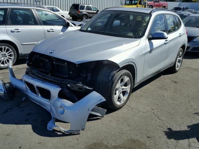 WBAVM1C54FV498851 - 2015 BMW X1 SDRIVE2 Күміс фото 2