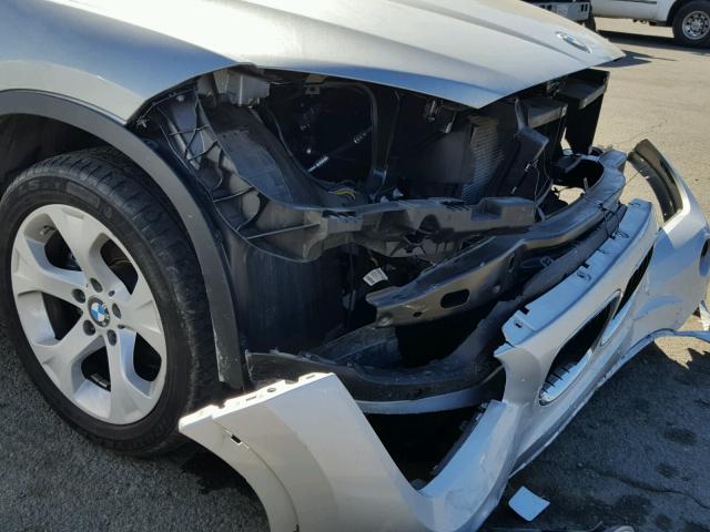 WBAVM1C54FV498851 - 2015 BMW X1 SDRIVE2 Күміс фото 9