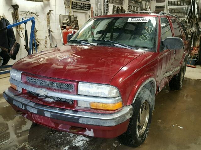 1GNDT13W5X2112362 - 1999 CHEVROLET BLAZER RED photo 2