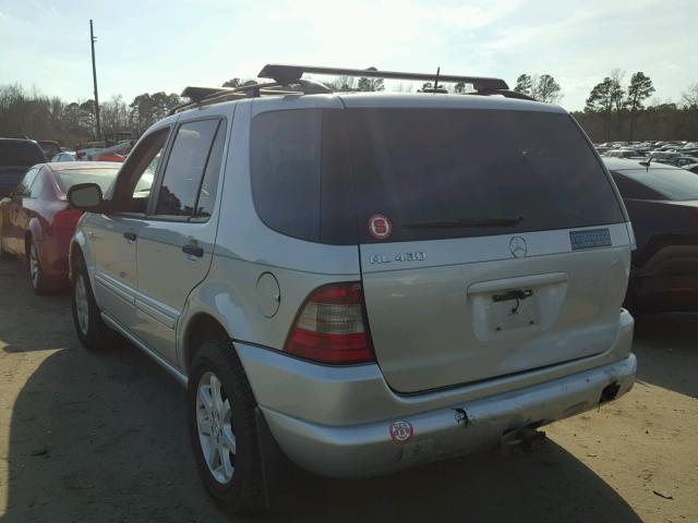 4JGAB72E4YA174400 - 2000 MERCEDES-BENZ ML 430 SILVER photo 3