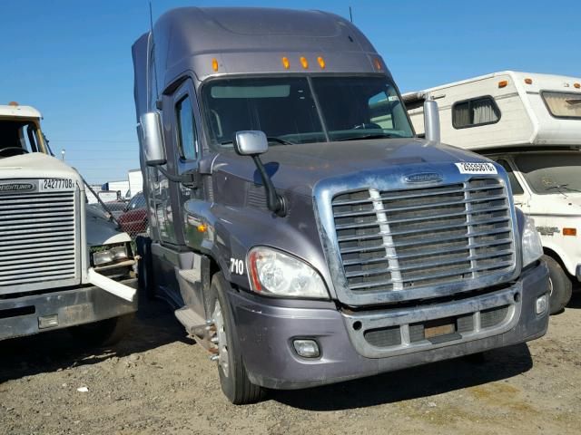 1FUJGLDR4CSBJ8731 - 2012 FREIGHTLINER CASCADIA 1 GRAY photo 1