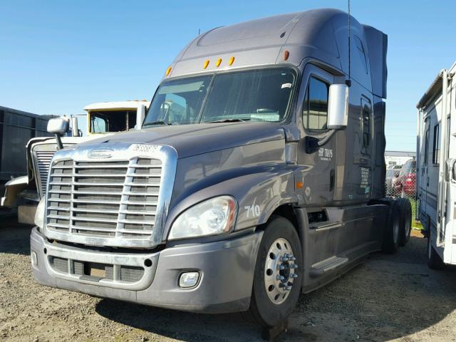 1FUJGLDR4CSBJ8731 - 2012 FREIGHTLINER CASCADIA 1 GRAY photo 2