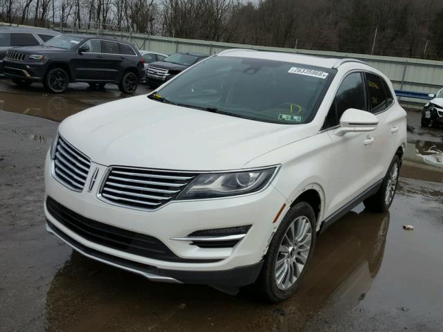 5LMCJ2A98FUJ38124 - 2015 LINCOLN MKC WHITE photo 2