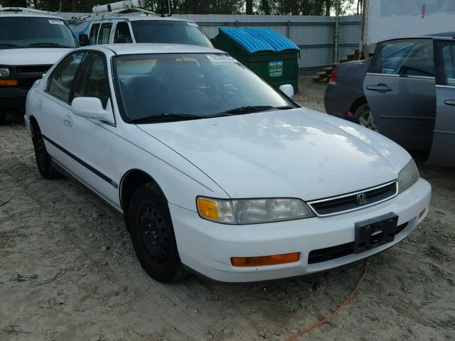 1HGCD5630TA243694 - 1996 HONDA ACCORD LX WHITE photo 1