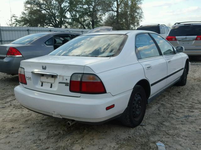 1HGCD5630TA243694 - 1996 HONDA ACCORD LX WHITE photo 4