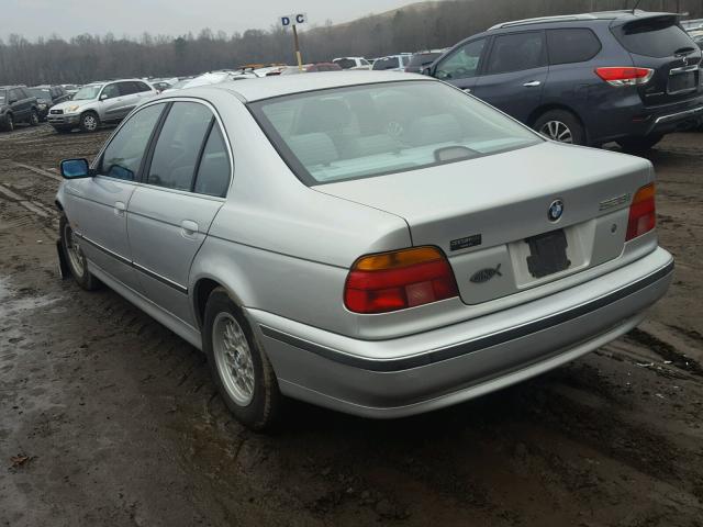 WBADM6346YGU09286 - 2000 BMW 528 I AUTO SILVER photo 3