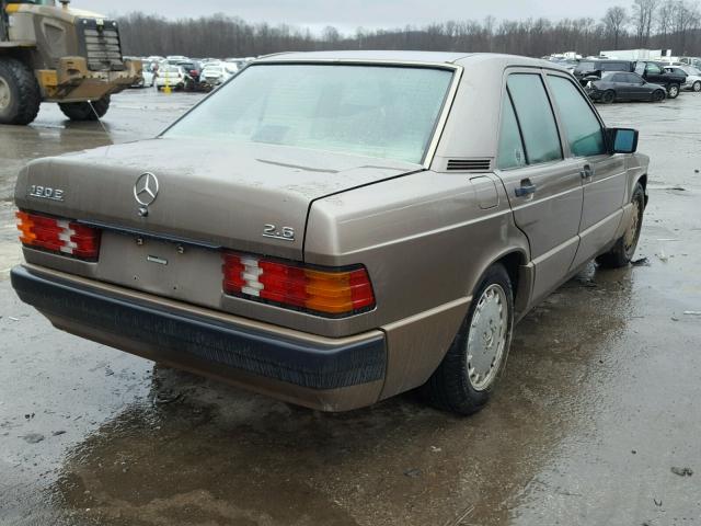 WDBDA29D6LF670166 - 1990 MERCEDES-BENZ 190 E 2.6 BROWN photo 4