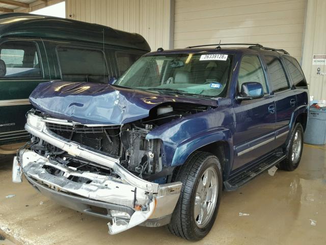 1GNEC13TX5R211001 - 2005 CHEVROLET TAHOE C150 BLUE photo 2