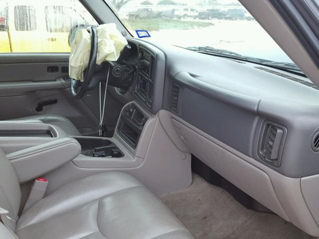 1GNEC13TX5R211001 - 2005 CHEVROLET TAHOE C150 BLUE photo 5