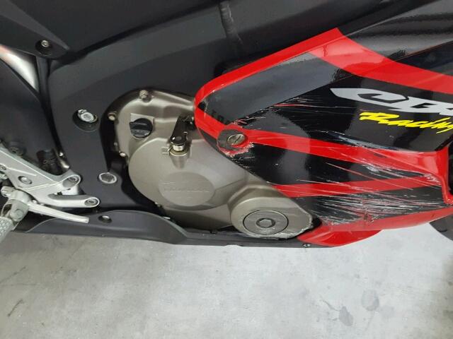 JH2PC37115M202830 - 2005 HONDA CBR600 RR RED photo 7