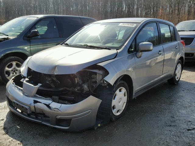 3N1BC13E99L393741 - 2009 NISSAN VERSA S GRAY photo 2