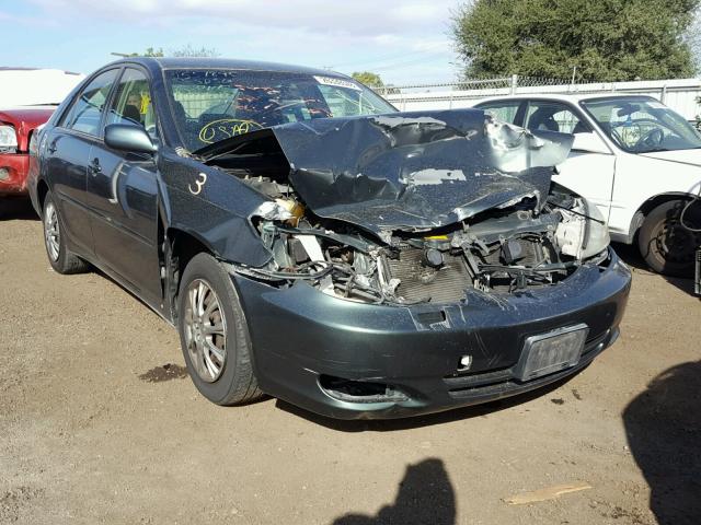 JTDBE32K320089950 - 2002 TOYOTA CAMRY LE GREEN photo 1