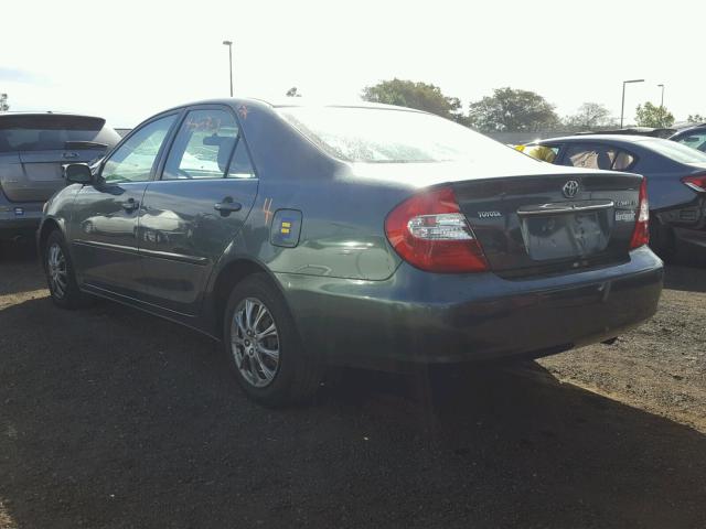 JTDBE32K320089950 - 2002 TOYOTA CAMRY LE GREEN photo 3