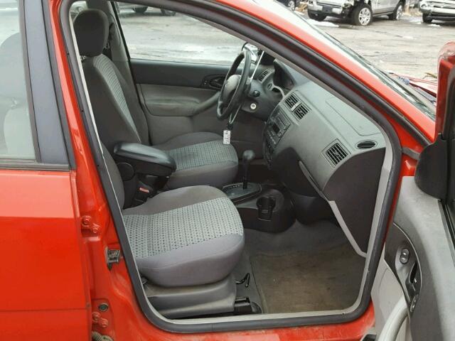 1FAFP34NX7W306536 - 2007 FORD FOCUS ZX4 RED photo 5