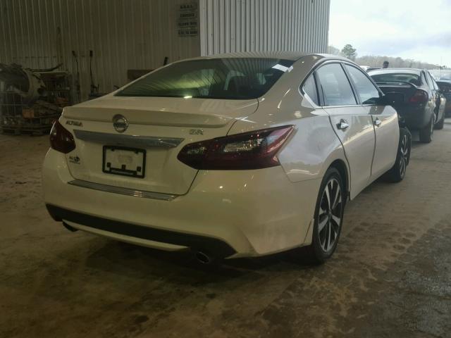 1N4AL3APXHN325901 - 2017 NISSAN ALTIMA 2.5 WHITE photo 4