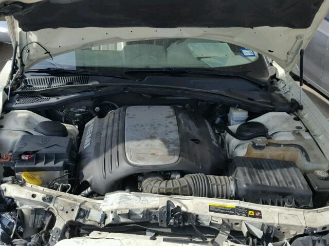 2C3KA63H16H114785 - 2006 CHRYSLER 300C CREAM photo 7