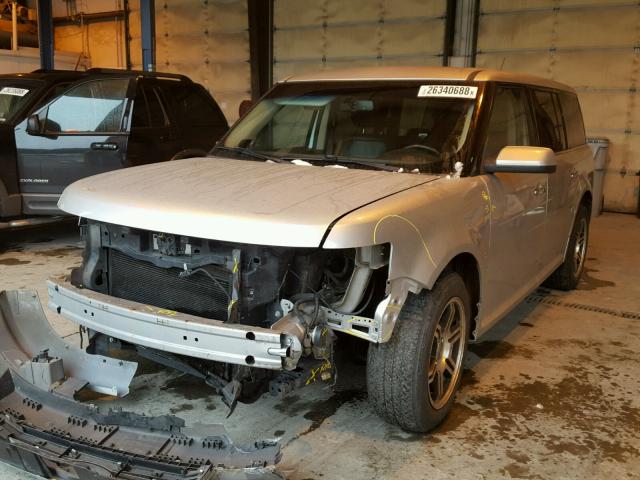 2FMDK52C89BA62589 - 2009 FORD FLEX SEL SILVER photo 2