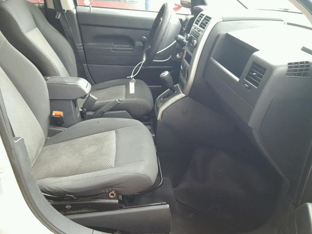 1J8FT47008D706493 - 2008 JEEP COMPASS SP SILVER photo 5