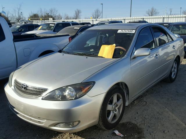 4T1BE32K13U205975 - 2003 TOYOTA CAMRY LE SILVER photo 2