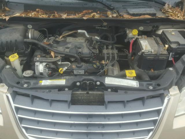 2A8HR54159R547463 - 2009 CHRYSLER TOWN & COU TAN photo 7