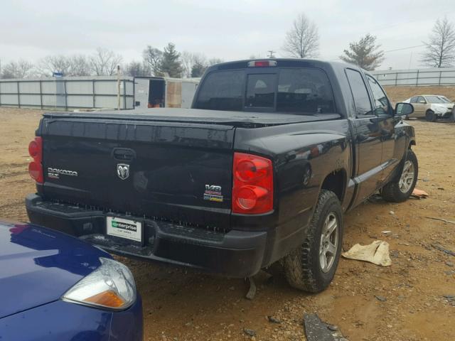 1D7HE48P07S207294 - 2007 DODGE DAKOTA QUA BLACK photo 4