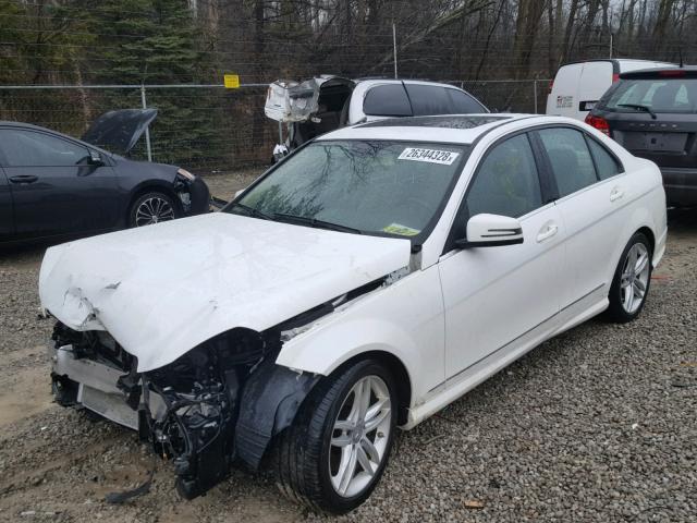 WDDGF8AB0DR256383 - 2013 MERCEDES-BENZ C 300 4MAT WHITE photo 2