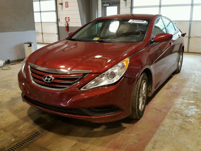 5NPEB4AC9EH849294 - 2014 HYUNDAI SONATA GLS RED photo 2