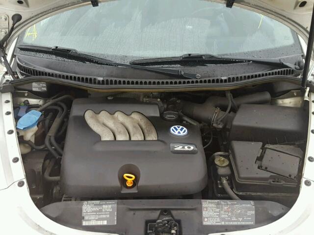 3VWCA21C8YM496007 - 2000 VOLKSWAGEN NEW BEETLE 银色 照片 7