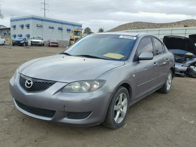 JM1BK32F361471519 - 2006 MAZDA 3 I GRAY photo 2