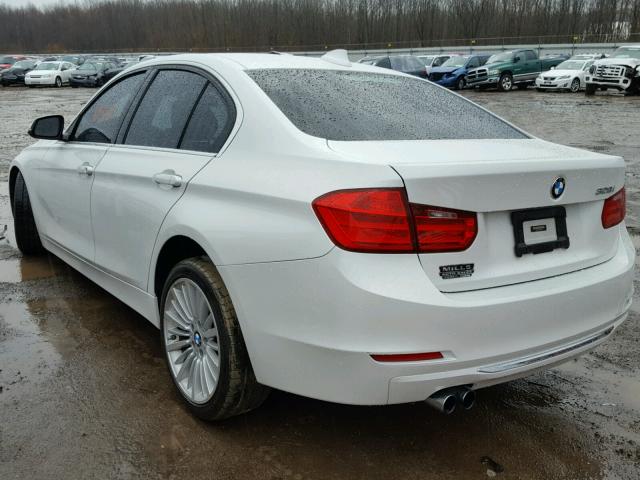 WBA3A5C56CF346616 - 2012 BMW 328 I WHITE photo 3