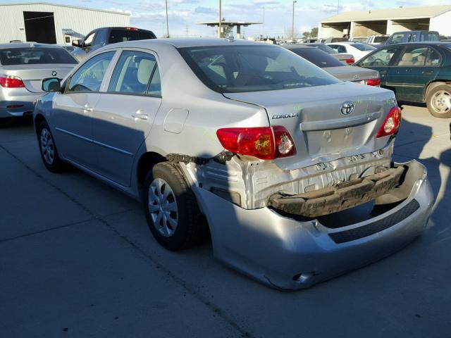 2T1BU4EE4AC399477 - 2010 TOYOTA COROLLA BA SILVER photo 3