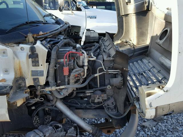 1GBC4C1164F505963 - 2004 CHEVROLET C4500 C4C0 WHITE photo 7