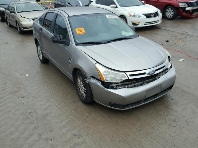 1FAHP35N58W126521 - 2008 FORD FOCUS SE GRAY photo 1